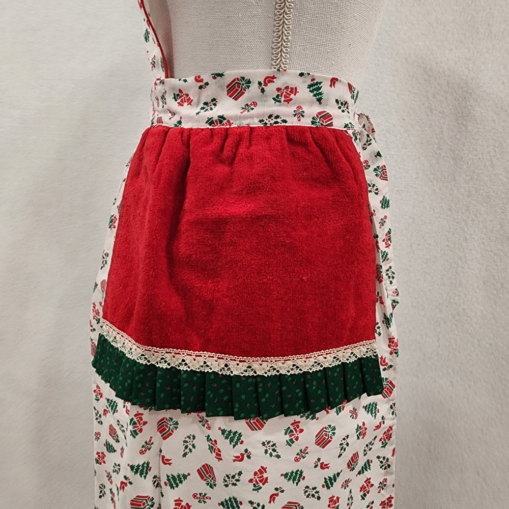 Vintage Christmas Apron Red White Green Holiday Print with Attached Hand Towel - Picture 3 of 10
